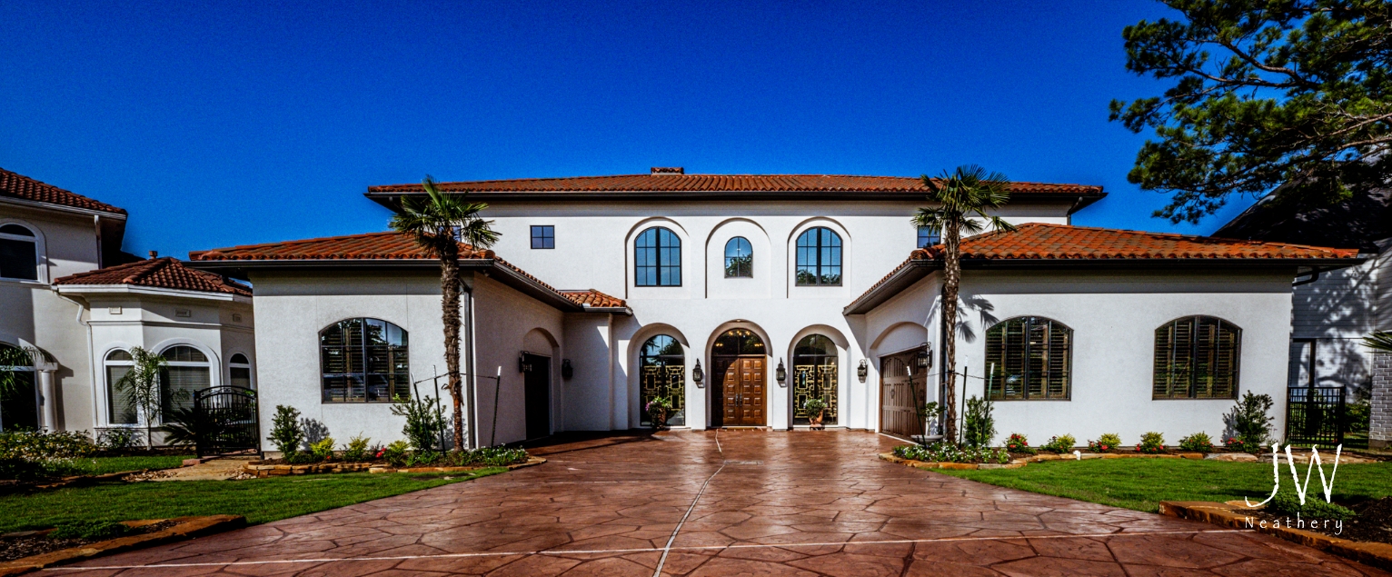 Exterior Lakeside Spanish