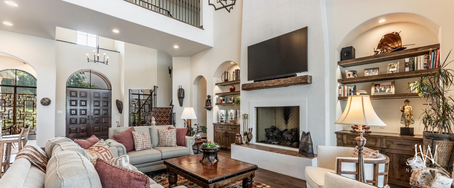 Interior Lakeside Spanish