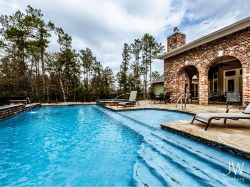 Oasis at Traditional Georgian